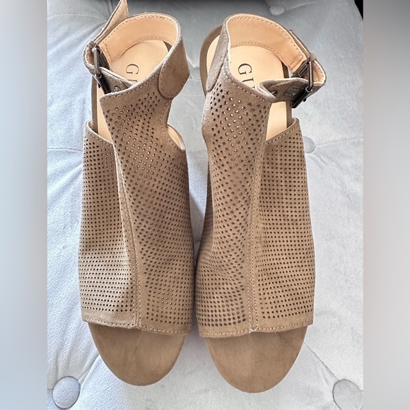 Guess - Olive Green - Wedge Heels - Size 8.5 - Picture 2 of 12